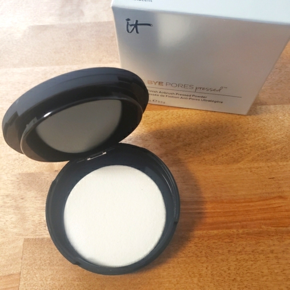 IT Cosmetics Bye Bye Pores Pressed Powder Translucent - Picture 3 of 10